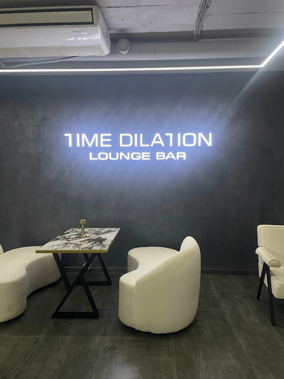 Time Dilation Lounge